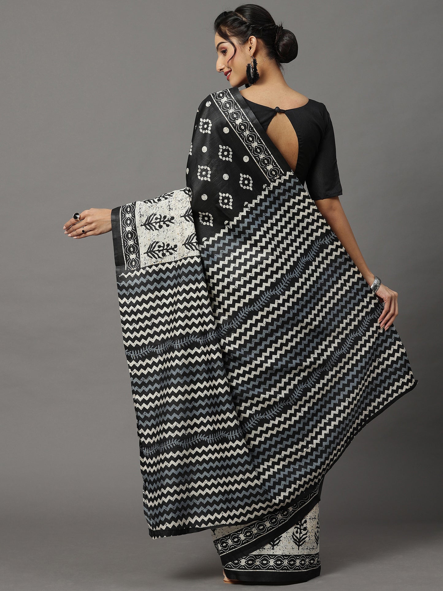 BLACK WOMNIYA VOL.18 SILK